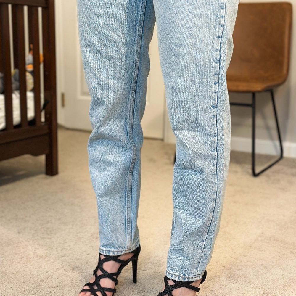 NWOT Zara super high waist light wash jeans, mom fit, size US 4, 28” waist - Picture 2 of 14